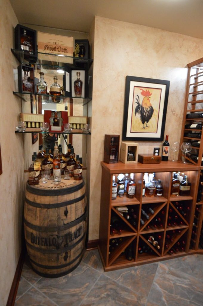 Click here to see more gorgeous wine cellar photos!